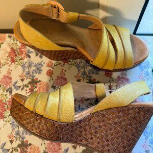 Naya Leather Sandals Womens 6 Mustard Yellow Basket Weave Wedge Sling Back Boho